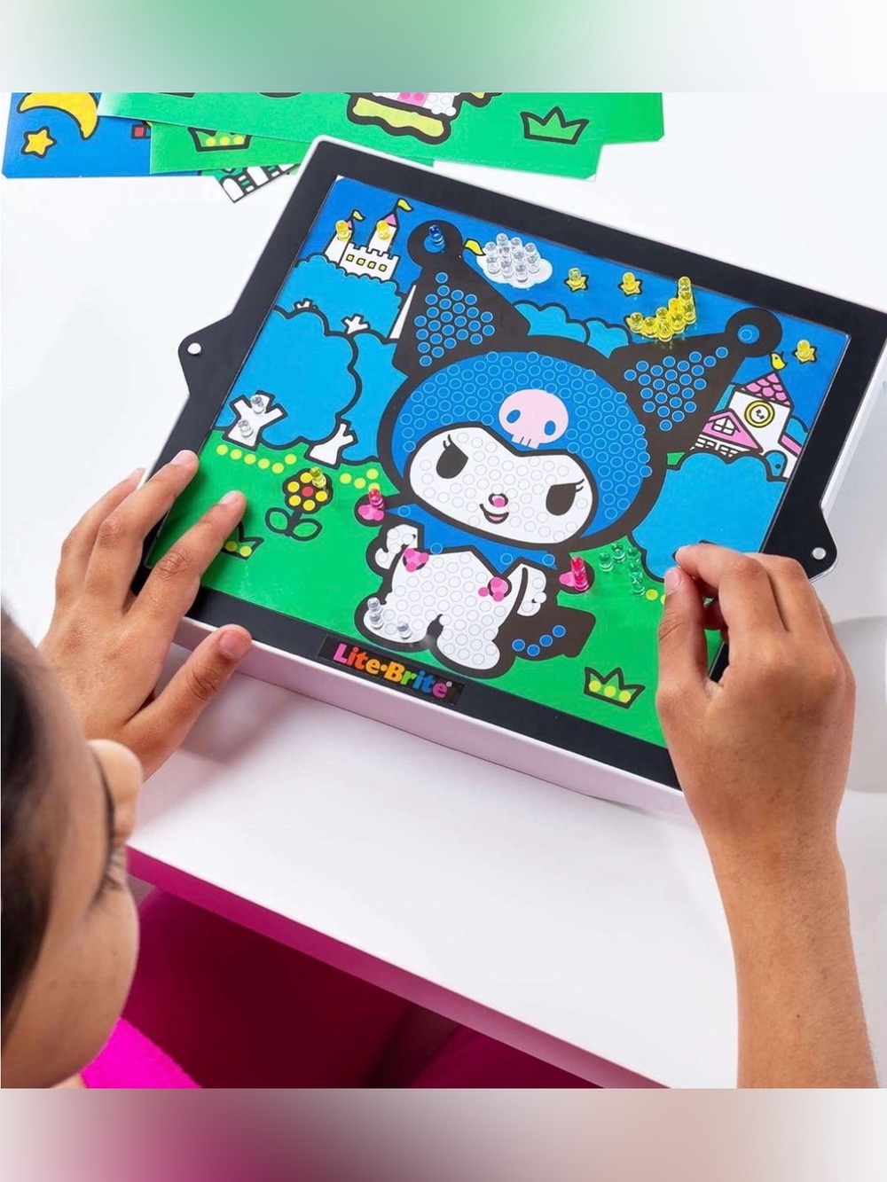 Lite-Brite Color Pop! Hello Kitty Edition - Picture 4 of 4